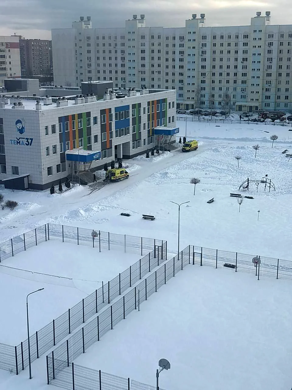 В Нижнекамске полиция задержала подростка, напавшего на сотрудницу лицея с ножом 
