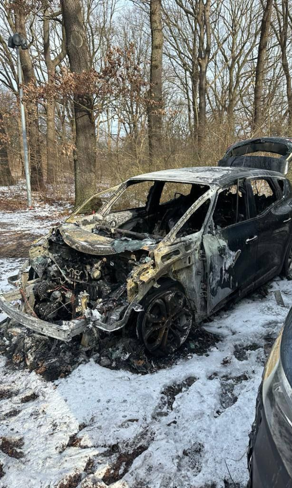 В пригороде Берлина украинским беженцам сожгли автомобили 